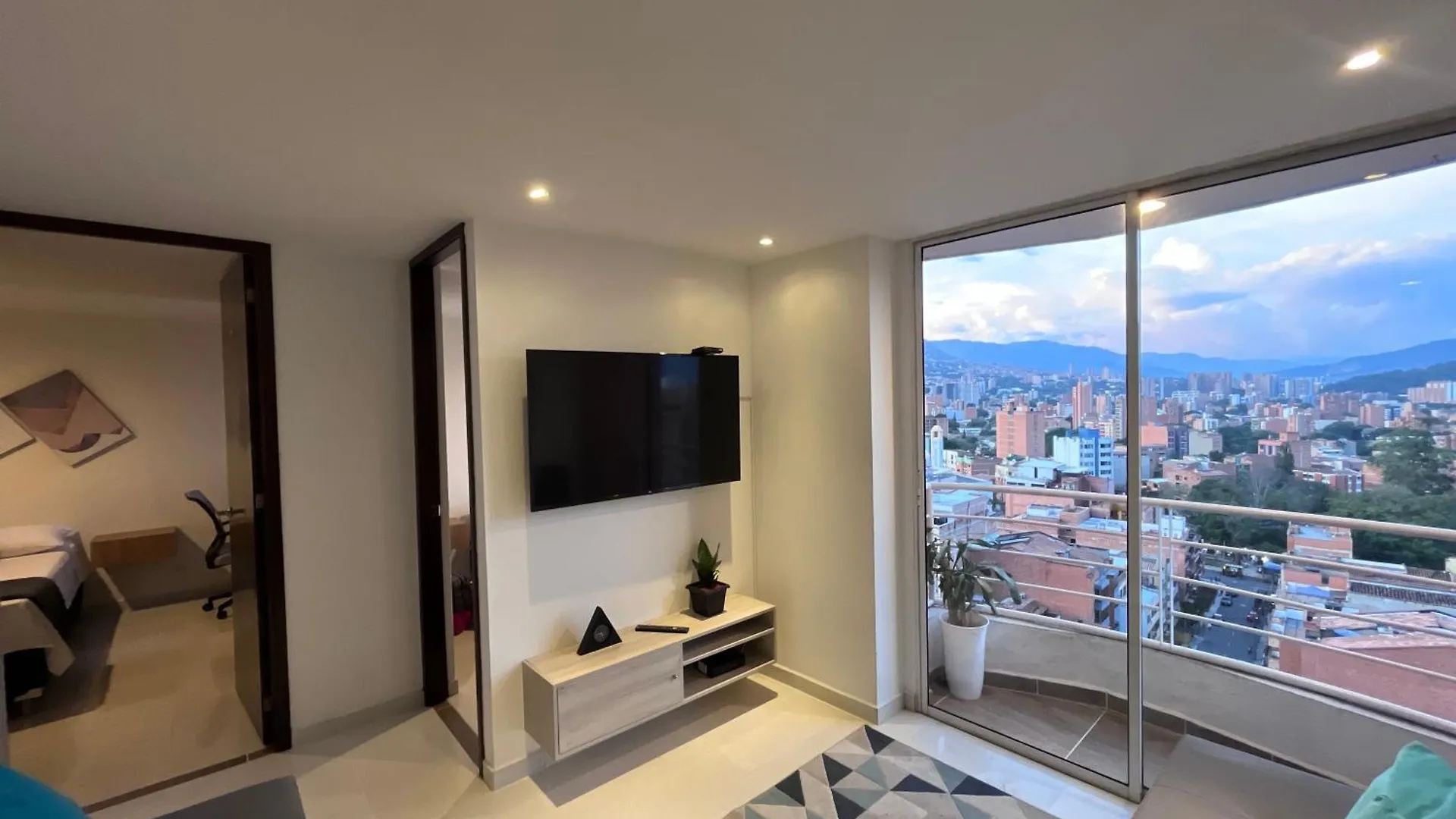 Hermoso Y Confort Apto En Medellin Cerca Al Metro